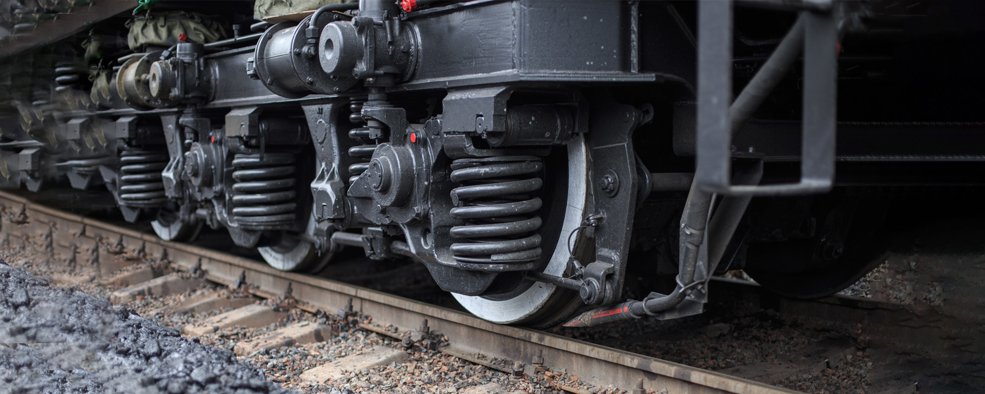 wheel mechanisms of a diesel railway locomotive